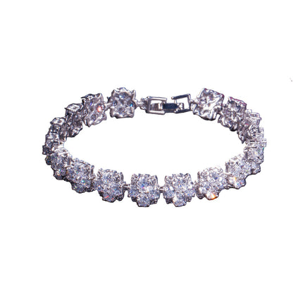 Clover Iced Out Bracelet - Mozayn Jewelry