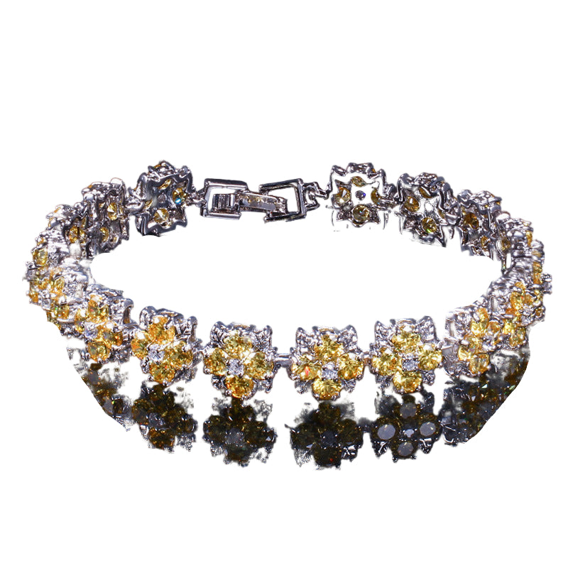 Clover Iced Out Bracelet - Mozayn Jewelry